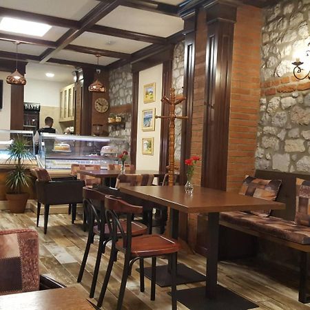 Tushemisht Vila Dante Boutique Hotel מראה חיצוני תמונה