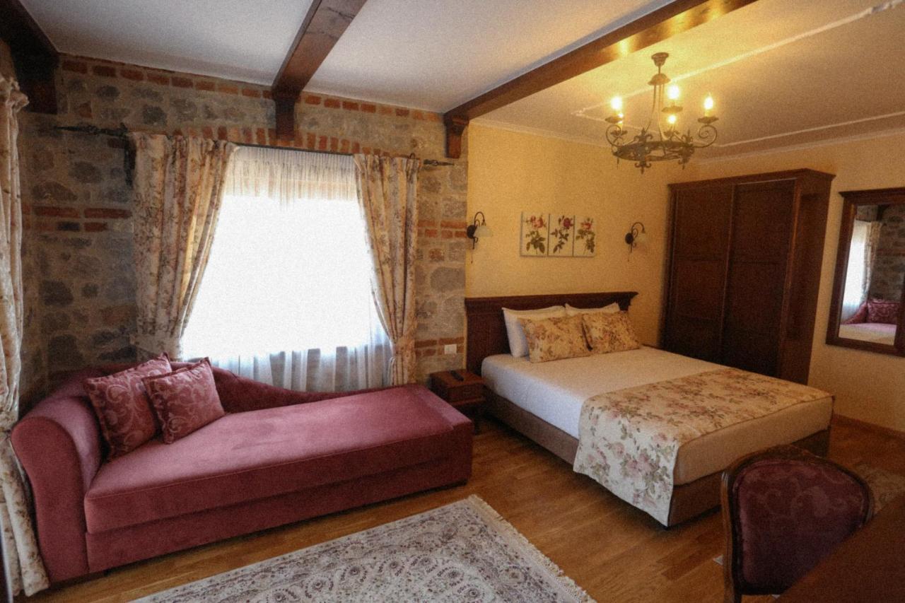 Tushemisht Vila Dante Boutique Hotel מראה חיצוני תמונה