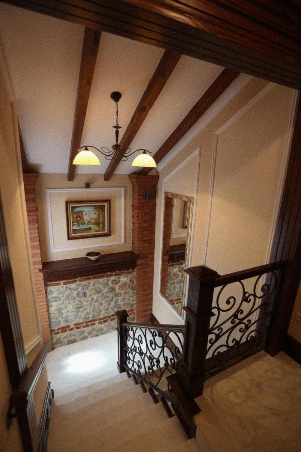 Tushemisht Vila Dante Boutique Hotel מראה חיצוני תמונה