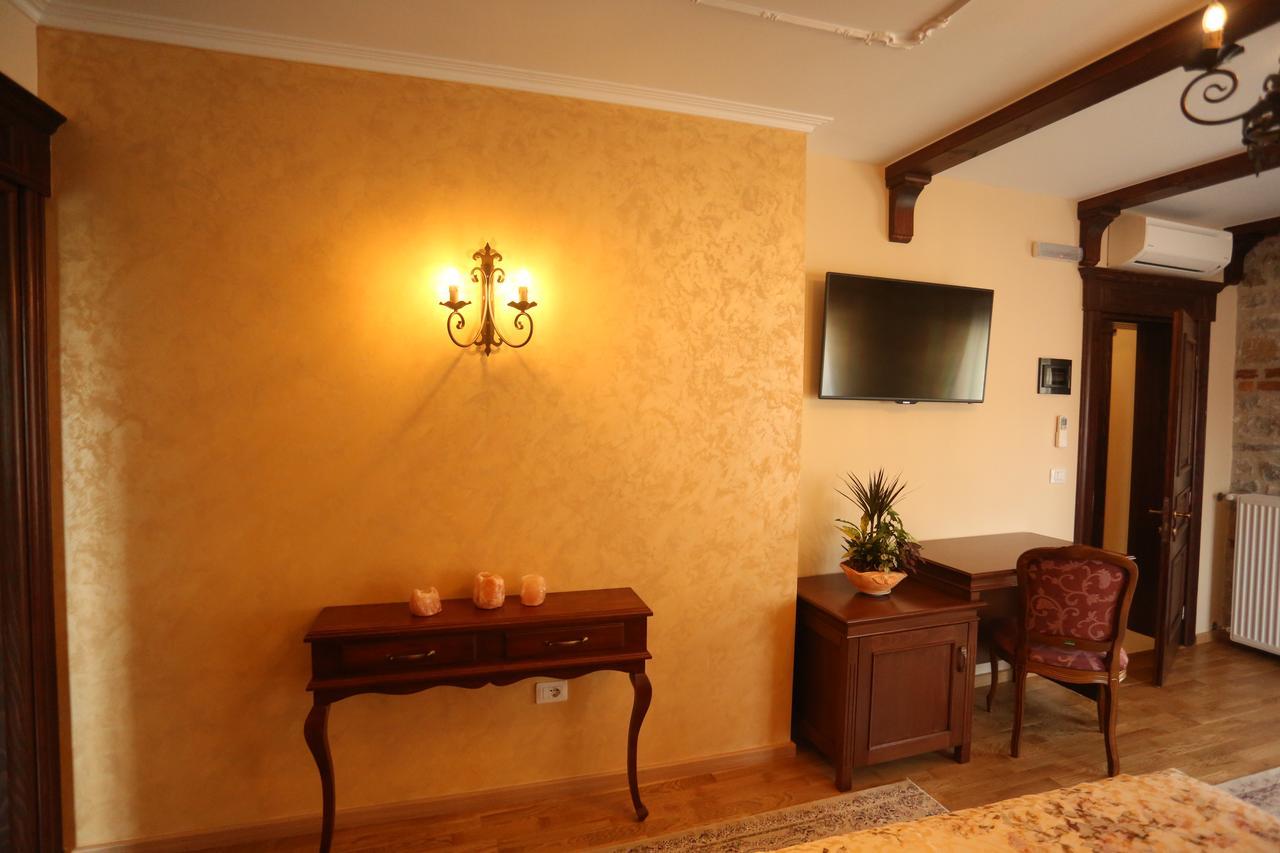 Tushemisht Vila Dante Boutique Hotel מראה חיצוני תמונה