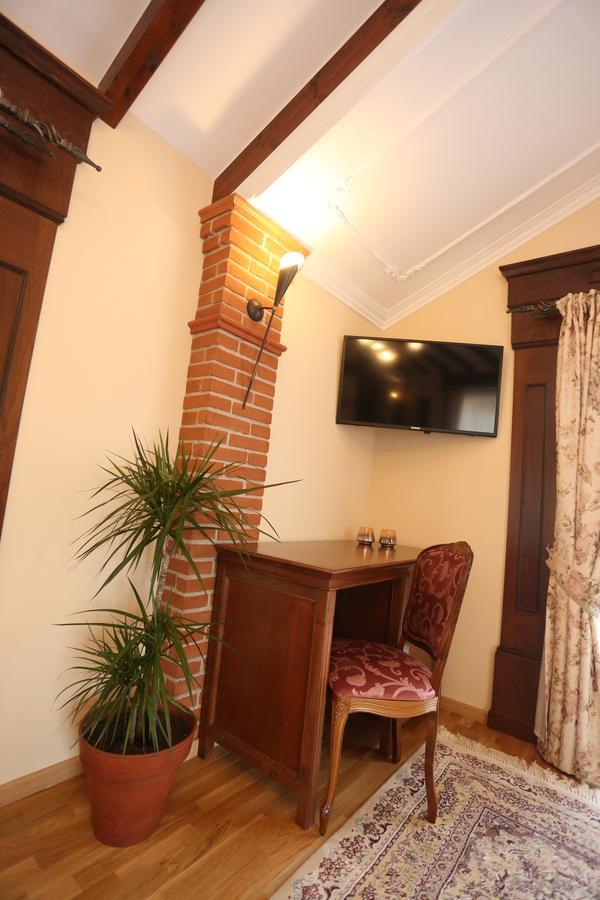 Tushemisht Vila Dante Boutique Hotel מראה חיצוני תמונה