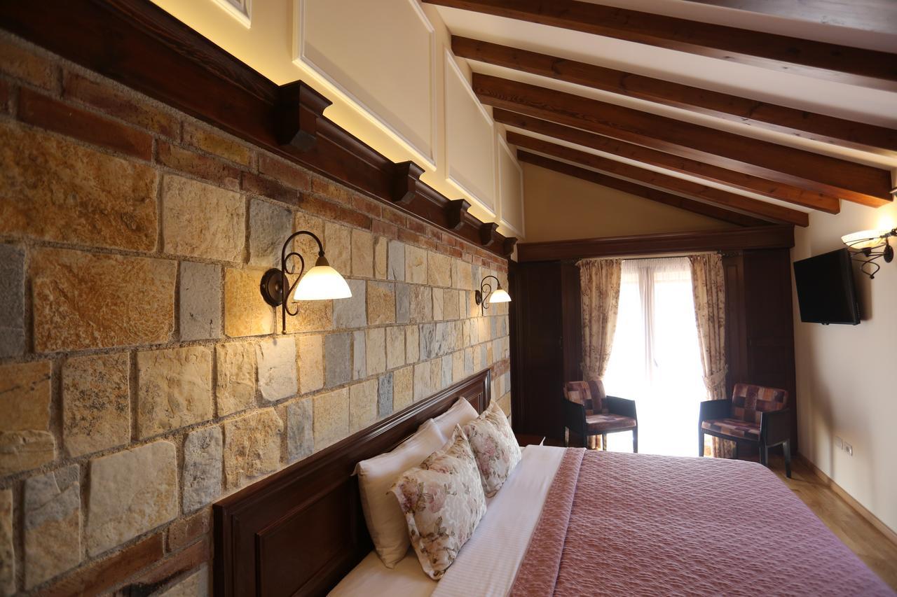 Tushemisht Vila Dante Boutique Hotel מראה חיצוני תמונה