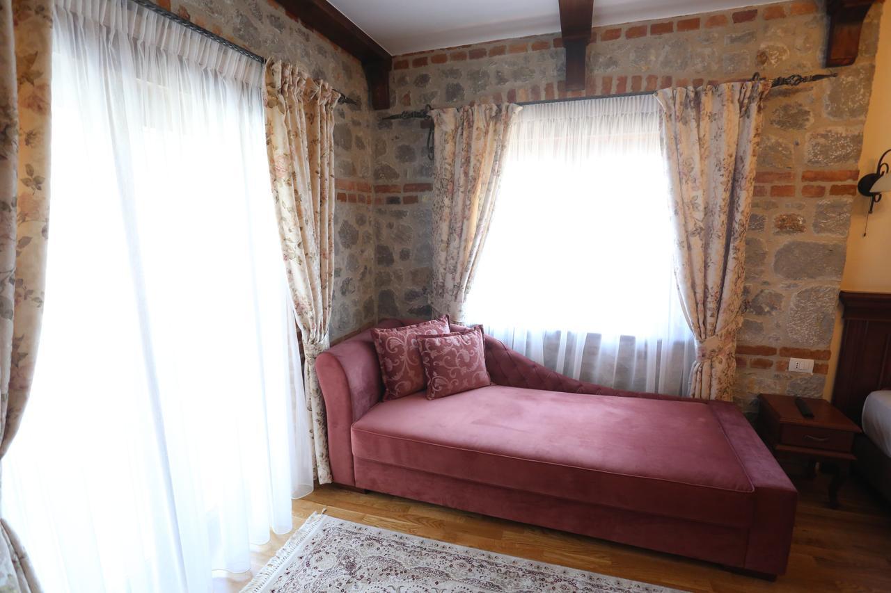 Tushemisht Vila Dante Boutique Hotel מראה חיצוני תמונה