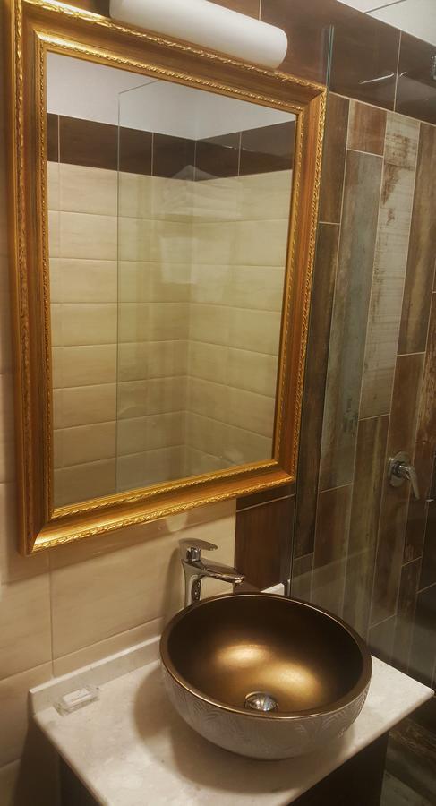 Tushemisht Vila Dante Boutique Hotel מראה חיצוני תמונה
