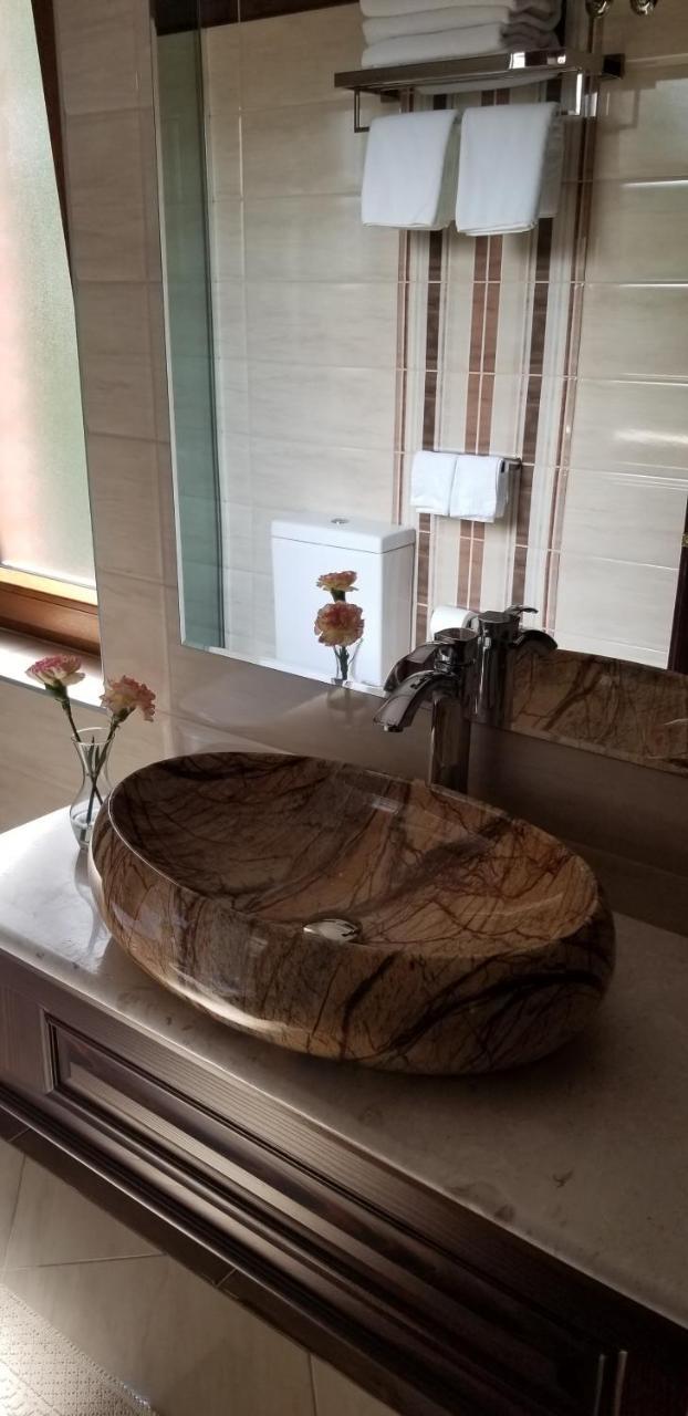 Tushemisht Vila Dante Boutique Hotel מראה חיצוני תמונה